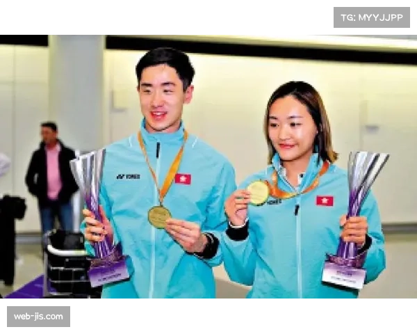 邓谢组合首度摘得亚锦赛混双金牌 逆袭世界第一勇夺冠军