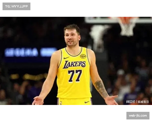 湖人队里夫斯状态升级为出战成疑,有望在下一场复出 湖人队里夫斯状态升级为出战成疑,有望在下一场复出