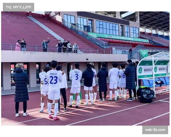 足球之外的友谊:不同俱乐部青训球员间的国家队重聚 足球之外的友谊:不同俱乐部青训球员间的国家队重聚