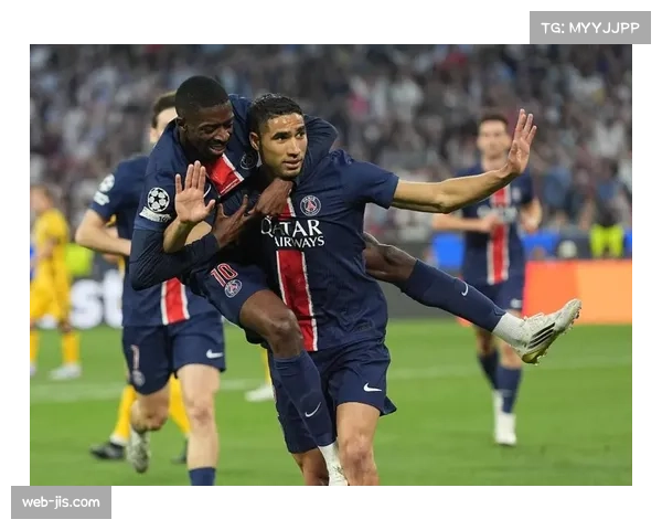 法甲争冠一夜变天，巴黎输球朗斯5球大胜反超巴黎1分领跑